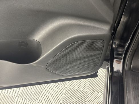 Used 2024 Nissan Rogue SV FWD image 24