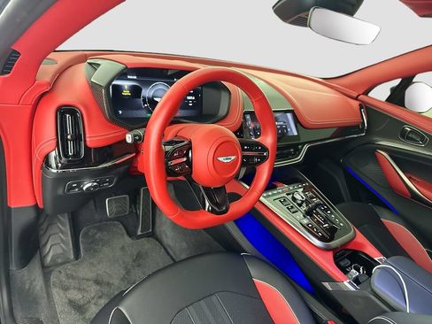 Used 2025 Aston Martin DBX 707 AWD/4WD image 9