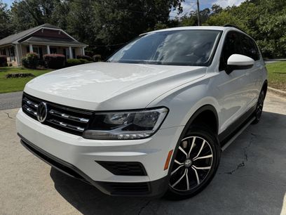 Used 2021 Volkswagen Tiguan SE w/ Panoramic Sunroof Package