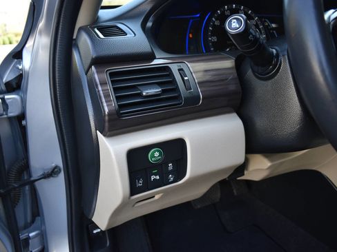 Used 2017 Honda Accord Touring image 17