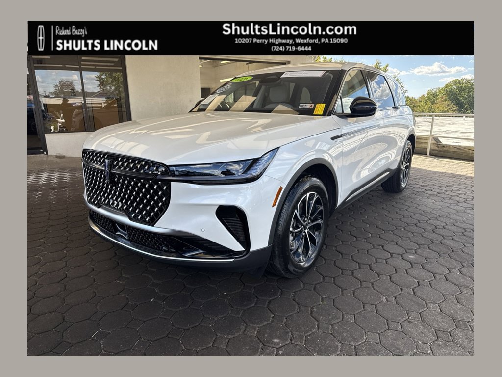 Used 2026 Lincoln Nautilus Premier AWD/4WD image 1