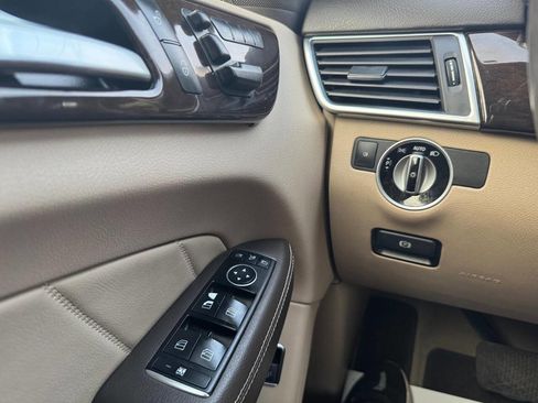 Used 2015 Mercedes-Benz GL 450 4MATIC image 38