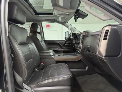 Used 2018 GMC Sierra 2500 Denali w/ Duramax Plus Package AWD/4WD image 61