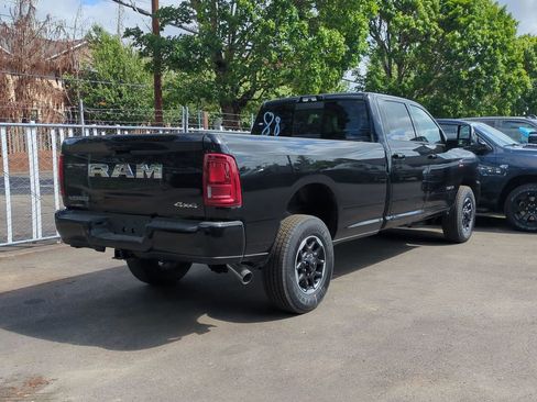 New 2026 RAM 2500 Laramie AWD/4WD image 7