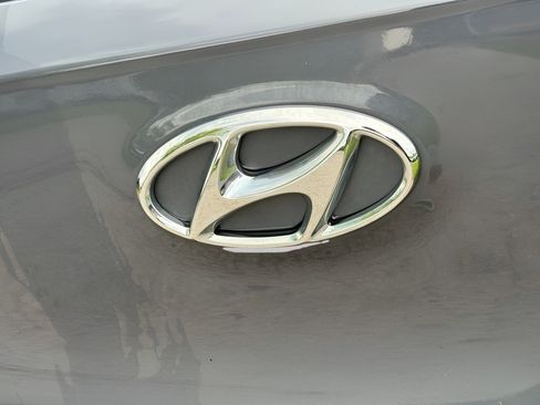Used 2021 Hyundai Tucson SE w/ Cargo Package FWD image 9