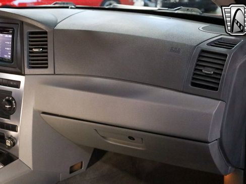 Used 2006 Jeep Grand Cherokee SRT8 image 26