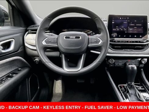 Used 2024 Jeep Compass Latitude AWD/4WD image 8