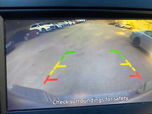 Used 2019 Nissan Frontier SV image 15