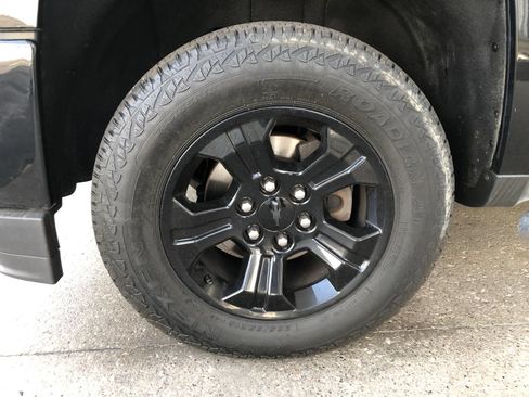 Used 2019 Chevrolet Silverado 1500 LT w/ All Star Edition AWD/4WD image 4