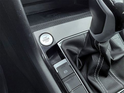 Used 2024 Volkswagen Taos SE image 19