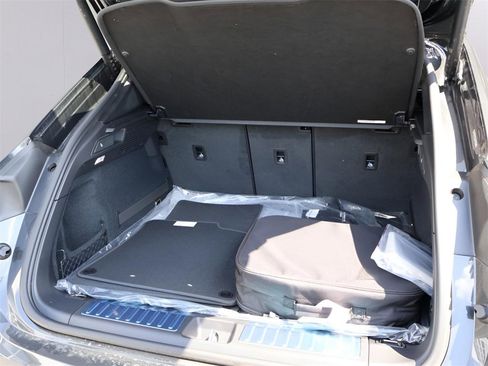 New 2025 Porsche Macan 4S Electric image 18