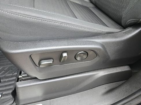 Used 2024 Chevrolet Silverado 2500 LT image 47