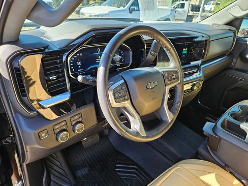 Used 2022 Chevrolet Silverado 1500 RST AWD/4WD image 14