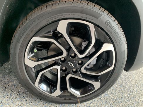 New 2026 Chevrolet Trax RS w/ Sunroof Package FWD image 37