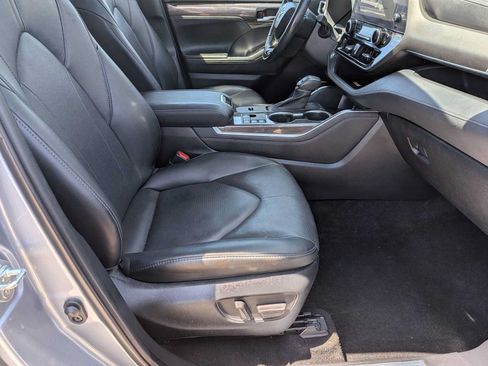 Used 2023 Toyota Highlander Limited AWD/4WD image 20