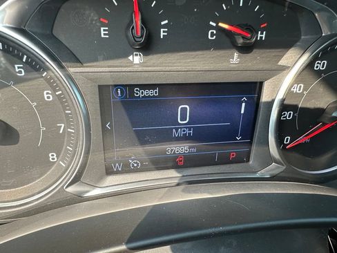 Used 2022 GMC Terrain SLE FWD image 10