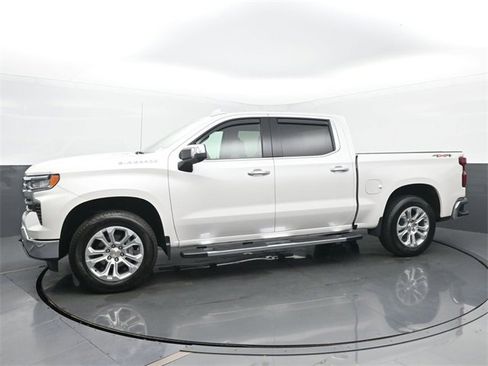 Used 2025 Chevrolet Silverado 1500 LTZ image 2