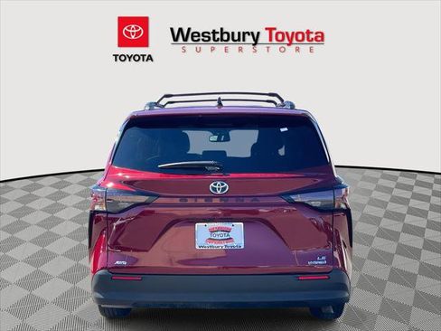 Certified 2024 Toyota Sienna LE w/ LE Plus Package image 7