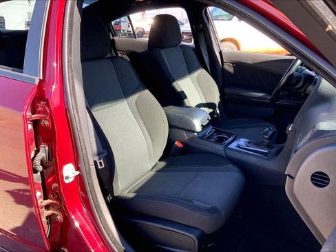 Used 2020 Dodge Charger SXT w/ Blacktop Package image 9