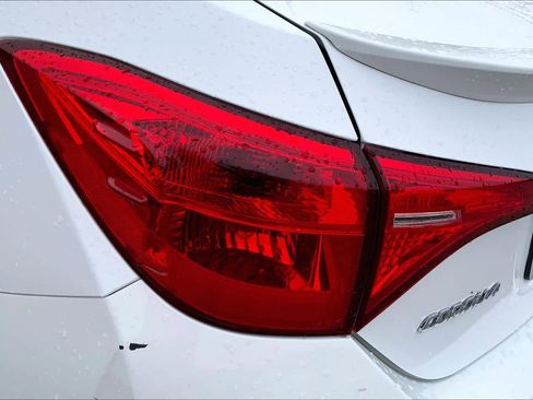 Used 2018 Toyota Corolla SE FWD image 29