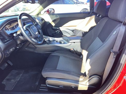 Used 2019 Dodge Challenger SXT image 12
