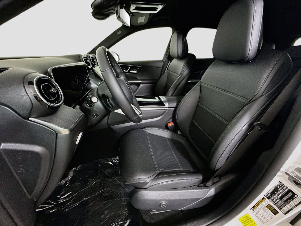 Used 2025 Mercedes-Benz GLC 350e 4MATIC image 21