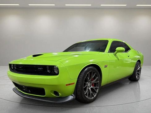 Used 2015 Dodge Challenger SRT w/ Technology Group image 18