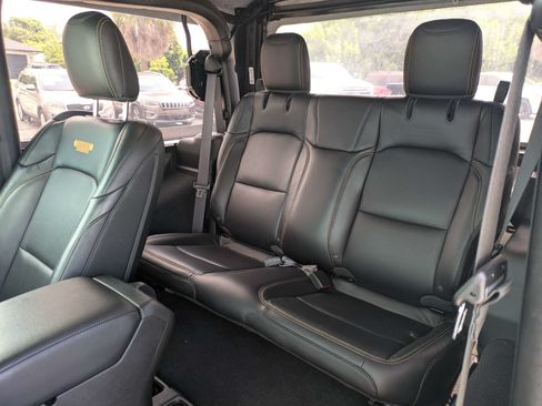 Used 2025 Jeep Wrangler Sport AWD/4WD image 15
