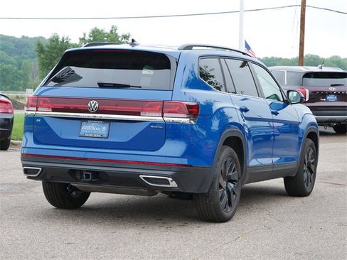 Certified 2025 Volkswagen Atlas SE image 7