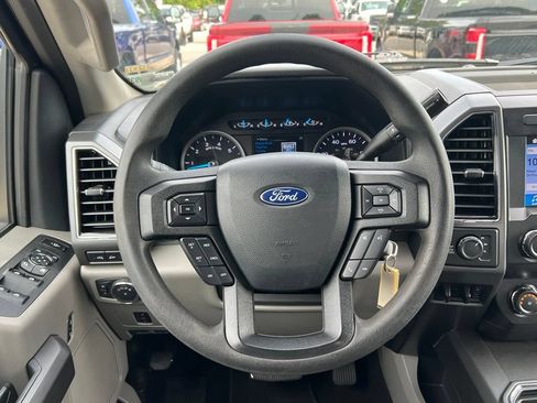 Used 2019 Ford F250 XLT w/ XLT Premium Package AWD/4WD image 38