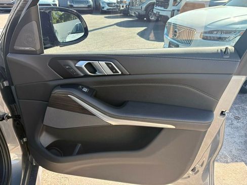 Used 2024 BMW X7 M60i image 33