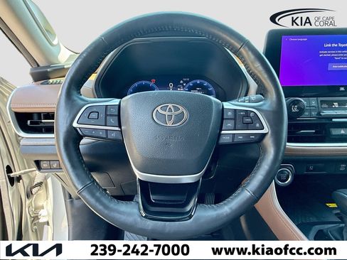 Used 2024 Toyota Grand Highlander Platinum image 41