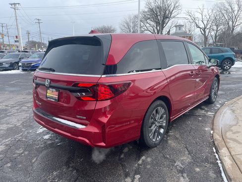 New 2026 Honda Odyssey Touring image 6
