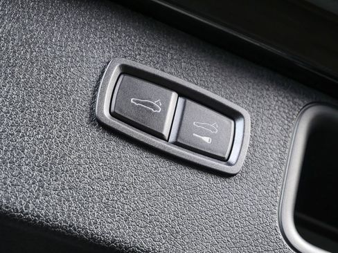 New 2026 Porsche Macan image 33