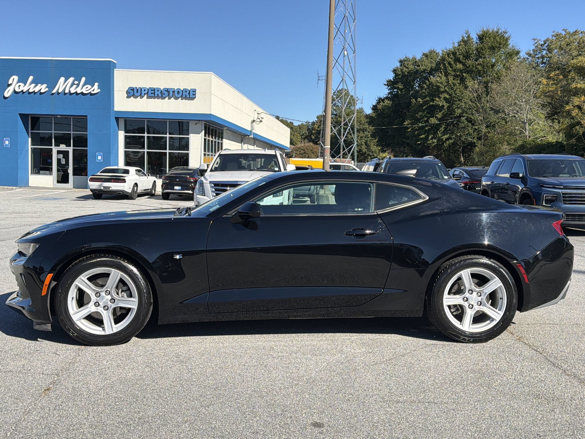 Used 2016 Chevrolet Camaro LT RWD image 16