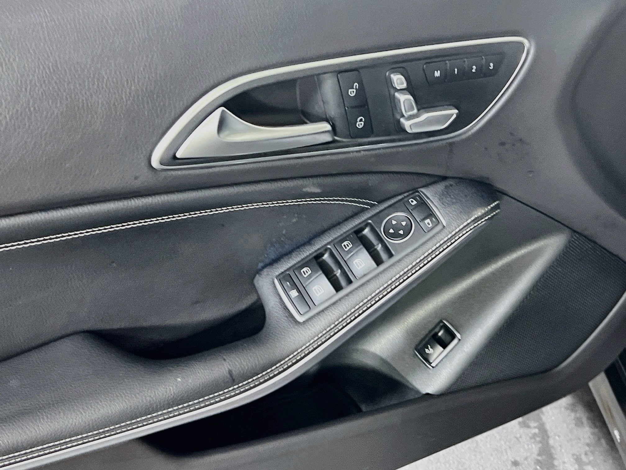 Used 2019 Mercedes-Benz CLA 250 4MATIC image 17