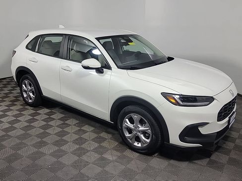 Certified 2023 Honda HR-V LX image 2