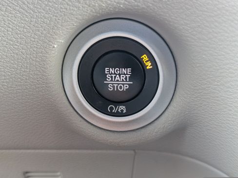 Used 2023 Chrysler Voyager LX FWD image 20