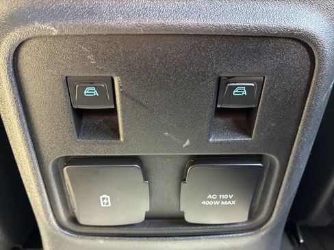 Used 2024 Ford Bronco Badlands image 24