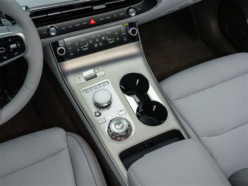 New 2026 Genesis GV70 2.5T Advanced AWD/4WD image 25