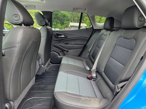 New 2026 Chevrolet Trax LT w/ Sunroof Package FWD image 13
