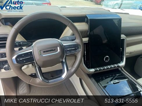 Used 2025 GMC Yukon Denali w/ Sun & Power Step Package AWD/4WD image 10