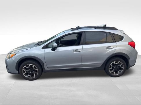 Used 2017 Subaru Crosstrek 2.0i Premium w/ Popular Package #2 AWD/4WD image 2