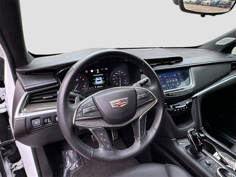 Used 2022 Cadillac XT5 Sportv w/ Technology Package image 11