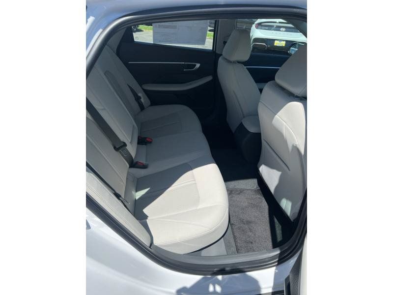 New 2024 Hyundai Sonata SEL AWD/4WD image 18