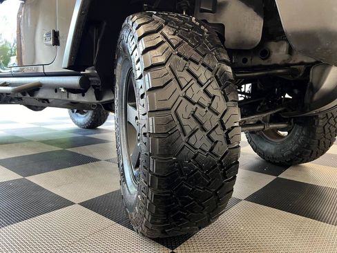 Used 2017 Jeep Wrangler Unlimited Sport image 26