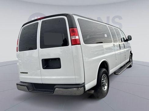 Used 2024 Chevrolet Express 3500 LT w/ LT Preferred Equipment Group RWD image 7