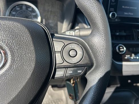 Used 2022 Toyota Corolla LE image 18