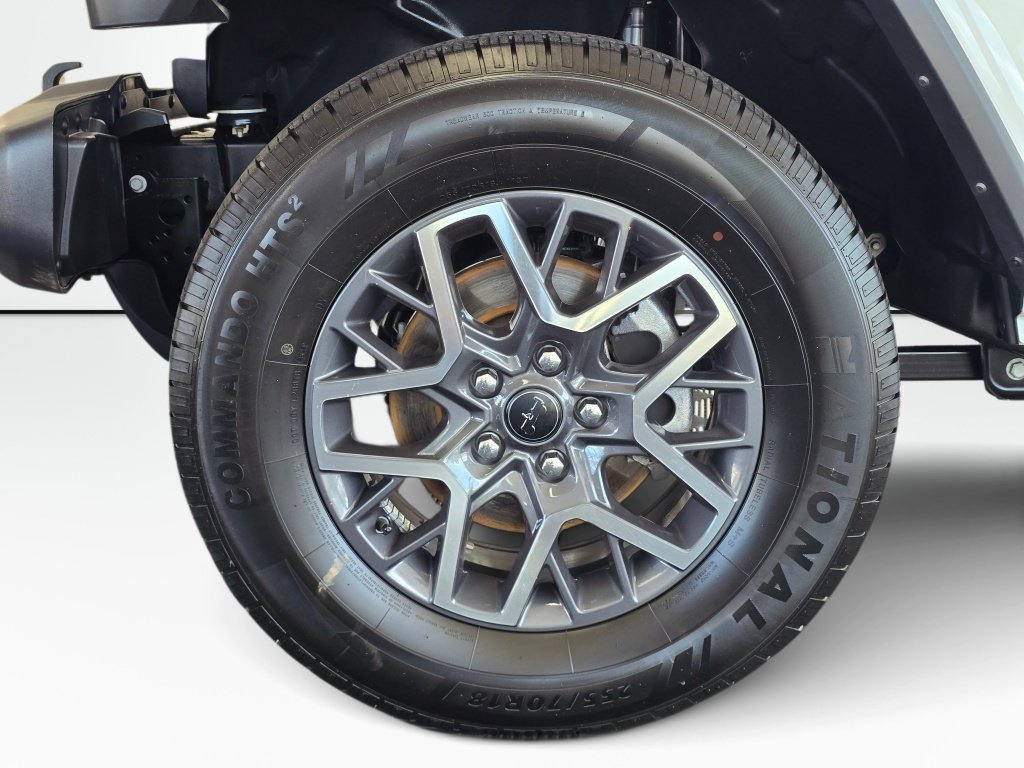Used 2025 Jeep Wrangler Unlimited Sahara AWD/4WD image 11