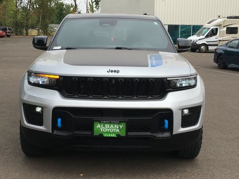 Used 2024 Jeep Grand Cherokee Trailhawk AWD/4WD image 10